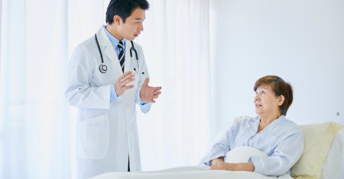 Médecin en consultation 