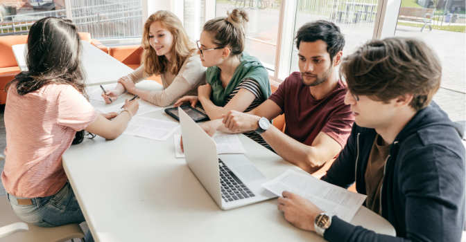 Étudiants en étude 